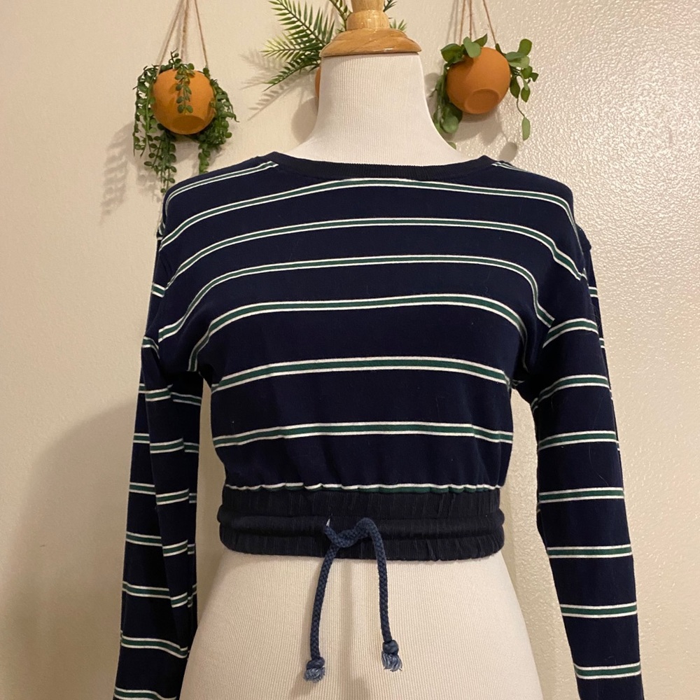 Long sleeve crop top